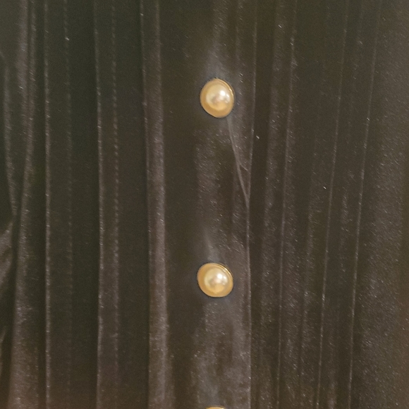 Velvet ruffled dress - Picture 7 of 10